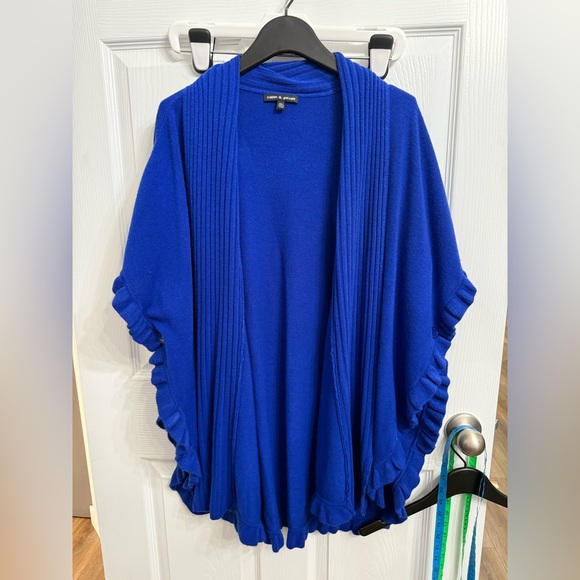 Cable & Gauge Royal Blue Ruffle Trim Open Front Cardigan Wrap Poncho S/M Shrug - Picture 1 of 4